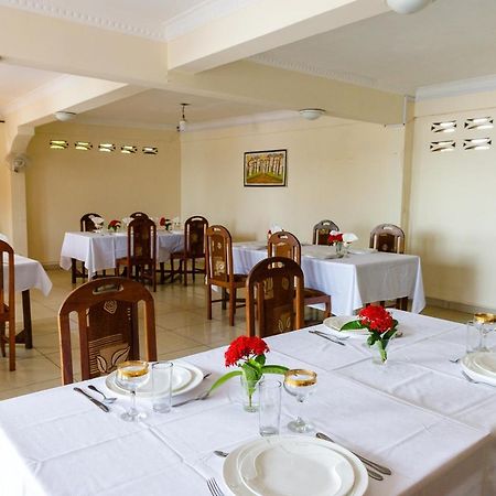 Hotel Melrose סמבאבה מראה חיצוני תמונה