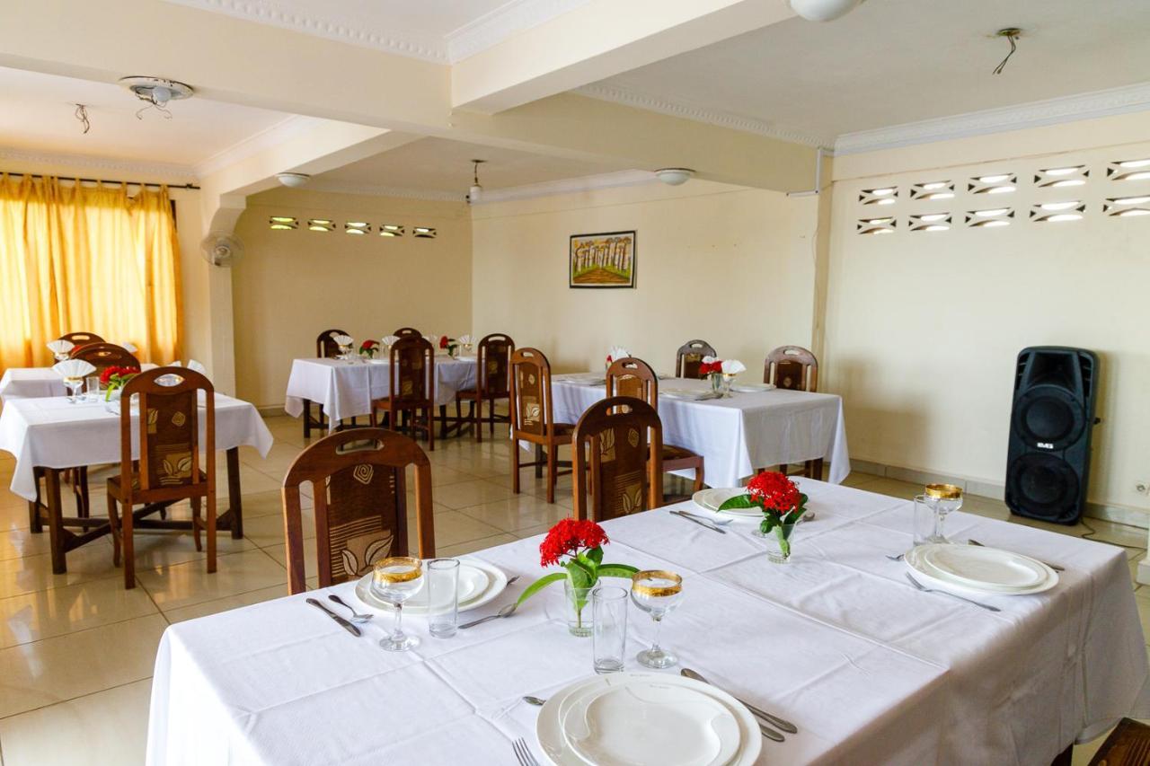 Hotel Melrose סמבאבה מראה חיצוני תמונה